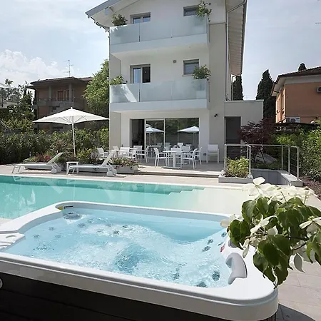 Viola Relais Hotell 2*