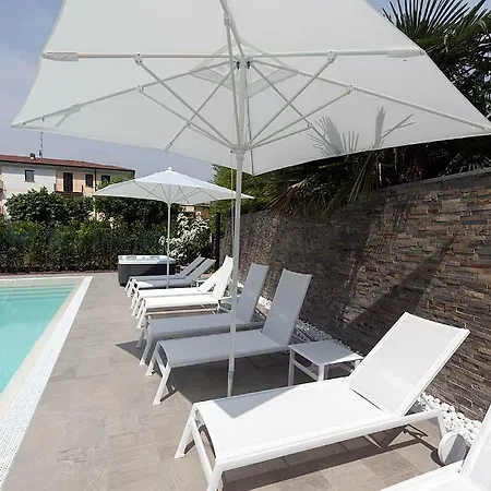 Viola Relais 2* デセンツァーノ・デル・ガルダ