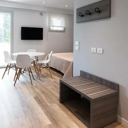 Viola Relais ホテル デセンツァーノ・デル・ガルダ