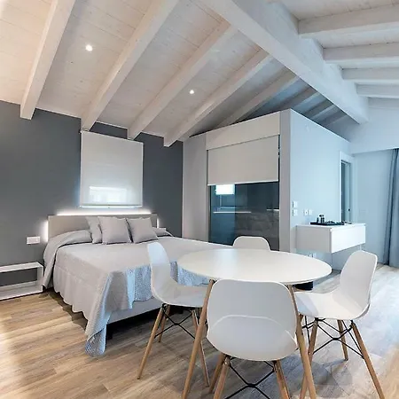 ホテル Viola Relais デセンツァーノ・デル・ガルダ