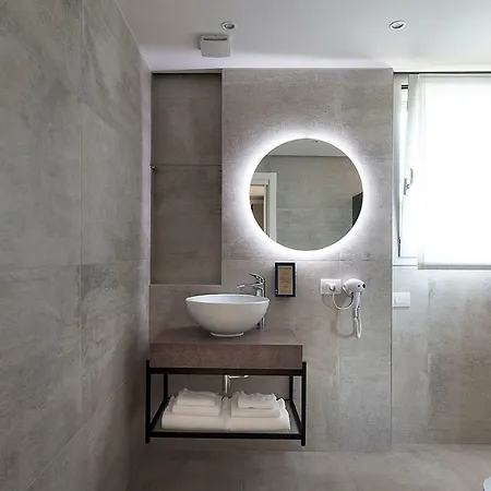 Viola Relais ホテル デセンツァーノ・デル・ガルダ